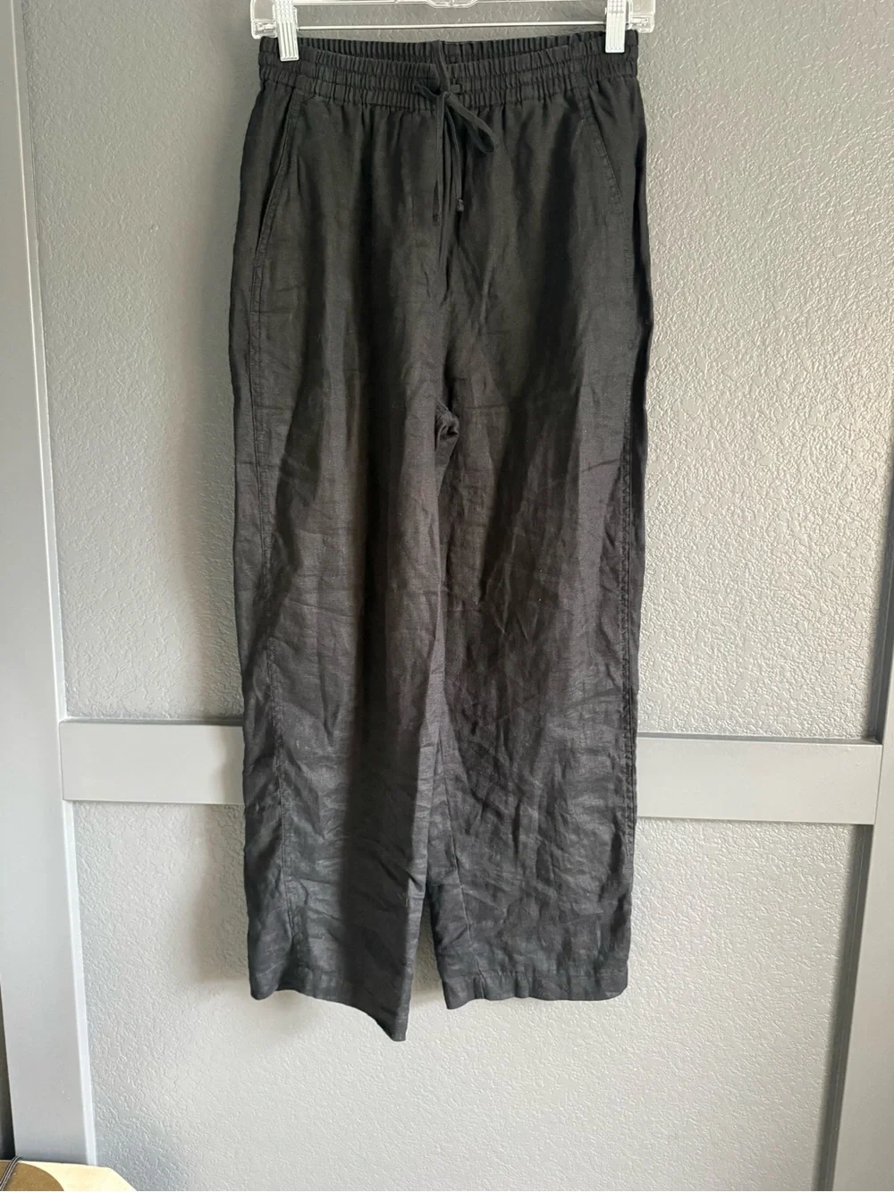 BANANA REPUBLIC • linen pull on ankle pant in black - XS